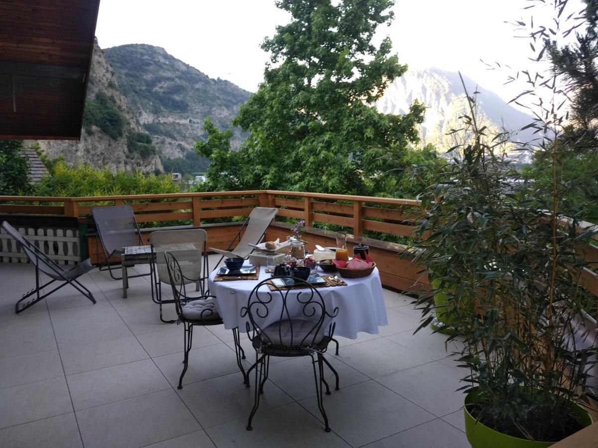 Bed and Breakfast La Marmotte De La Tour Exteriér fotografie